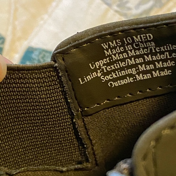 BRAND NEW Vera Wang Booties - Picture 2 of 5